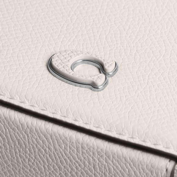 Crossbody Pouch NEW WITHOUT TAGS - Picture 1 of 4